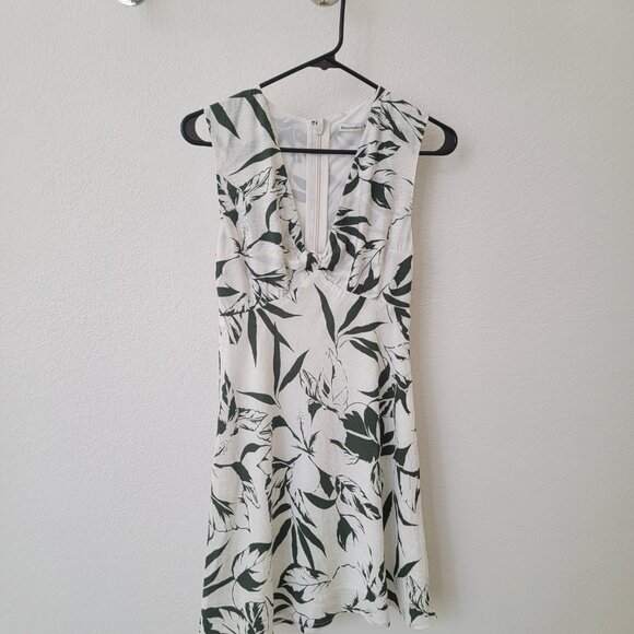 Abercrombie and Fitch Twist-Front Mini Dress XS Regular Height Fit - Picture 6 of 12